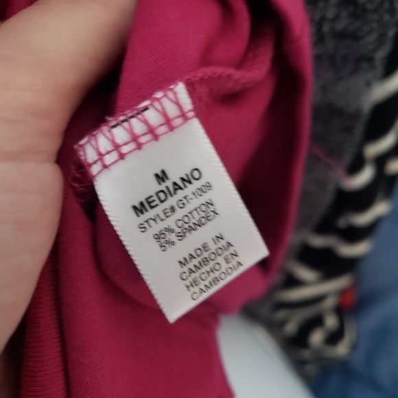 Zenana Medium Magenta Pink Short Sleeve T-shirt V-neck Basic Solid Layering Top - Picture 5 of 7